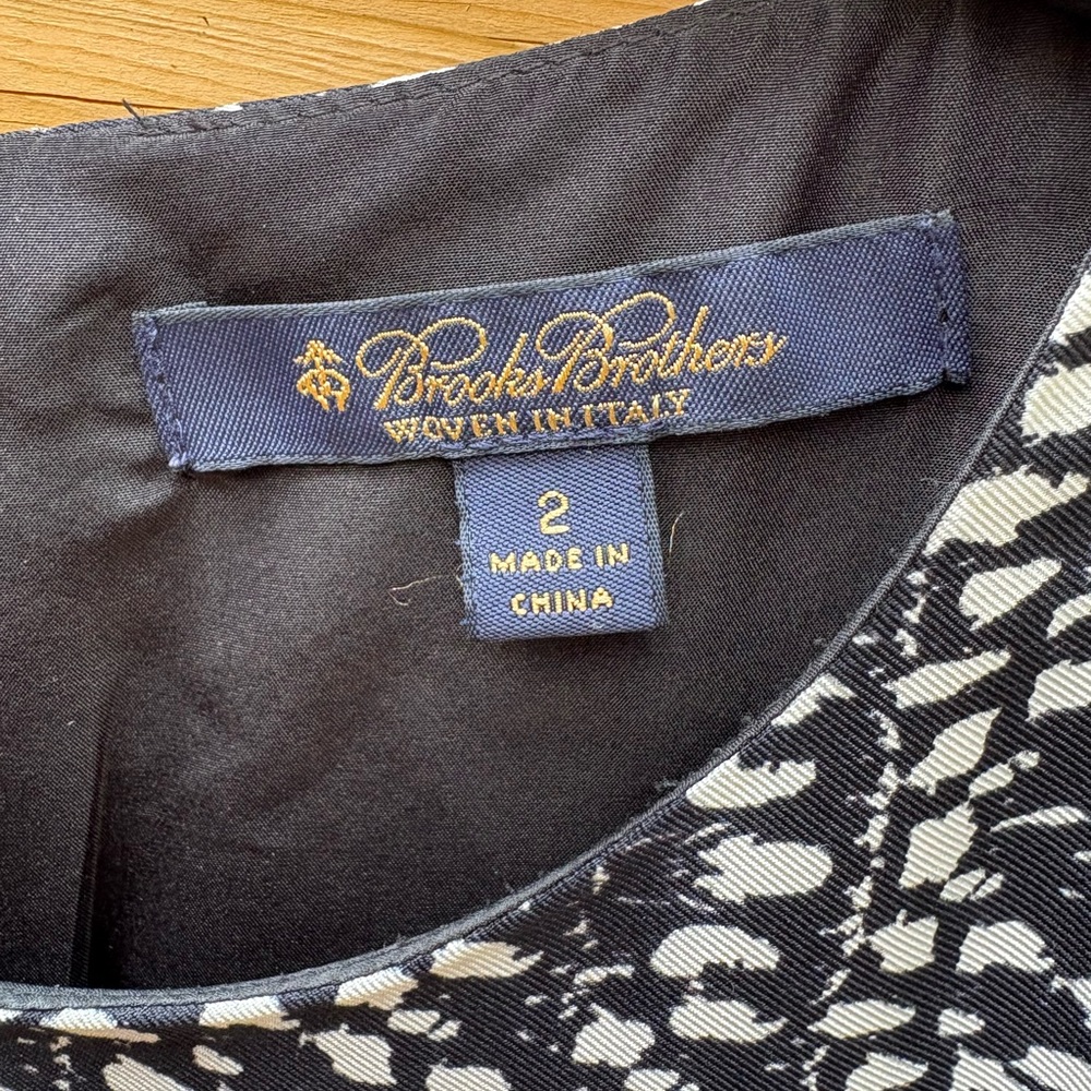 Brooks Brothers Black and Gold 100% Silk Shift Dress